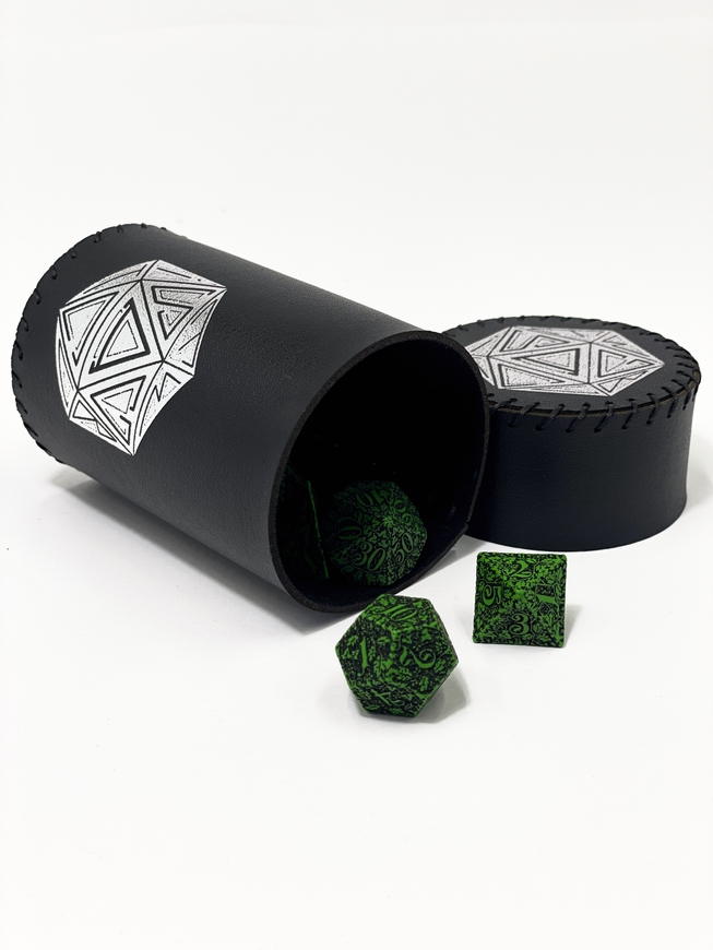 Стакан для кубиків D20 чорний Dice Cup