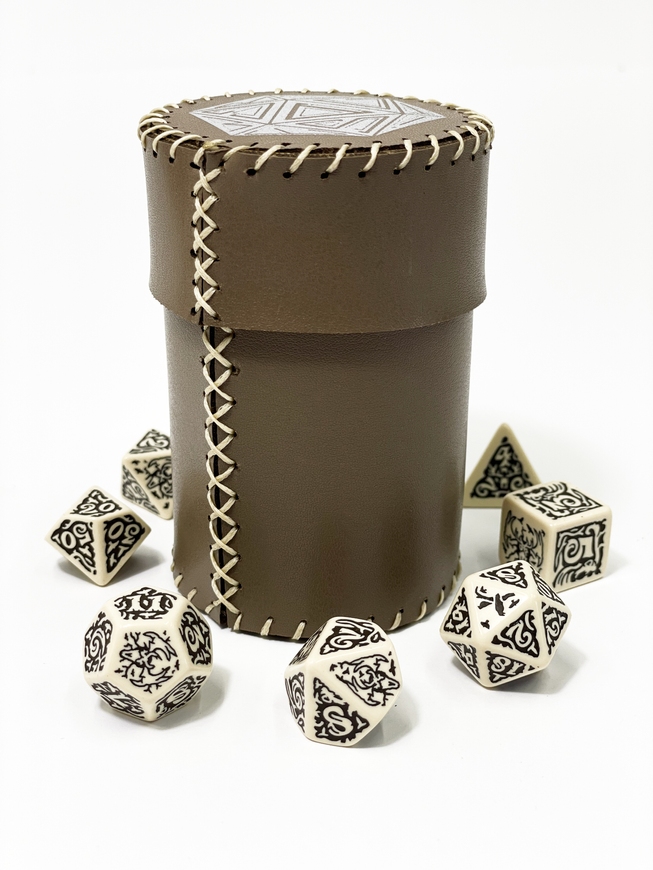 Стакан для кубиків D20 коричневий Dice Cup