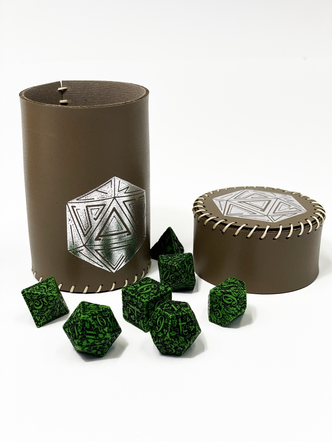 Стакан для кубиків D20 коричневий Dice Cup