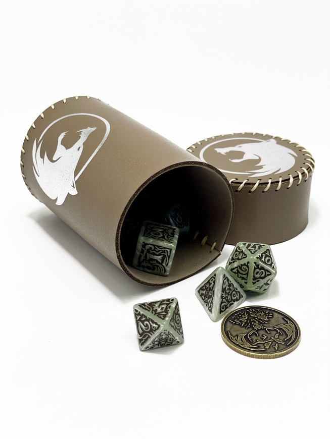 Стакан для кубиков Волк коричневый Dice Cup