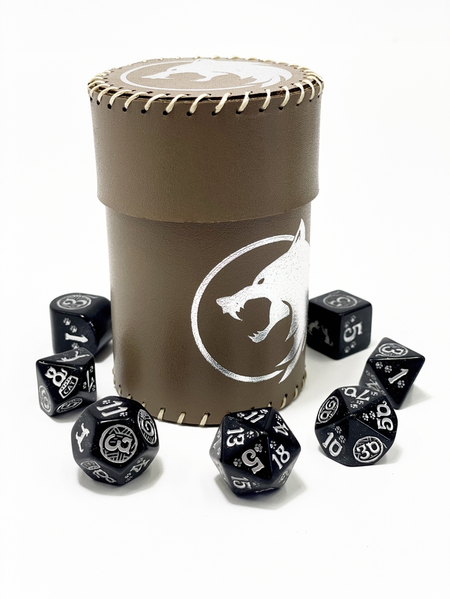 Стакан для кубиков Волк коричневый Dice Cup